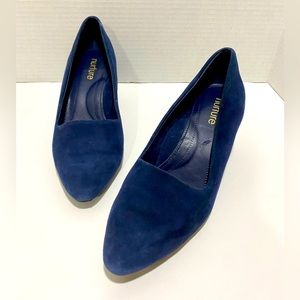 NURTURE BLUE SUEDE (faux) HEELS. Size 5.